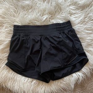 COPY - Lululemon Hotty Hot Shorts 2.5